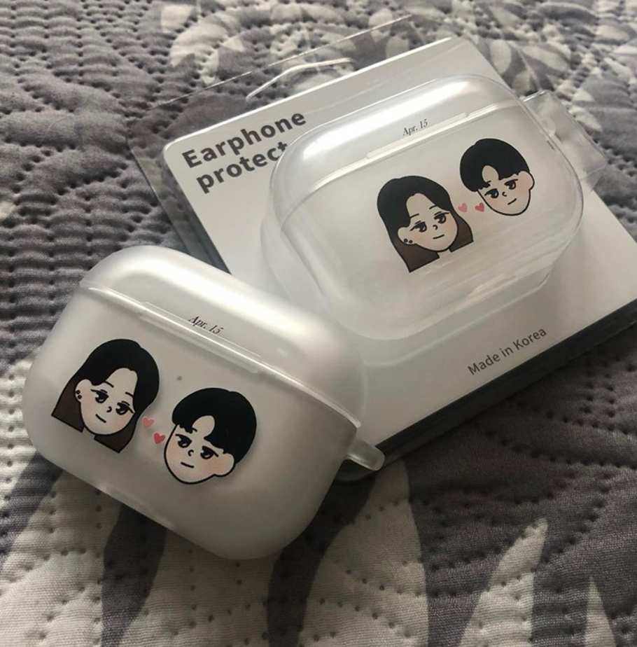 일러스트 활용 굿즈 에어팟 케이스-1