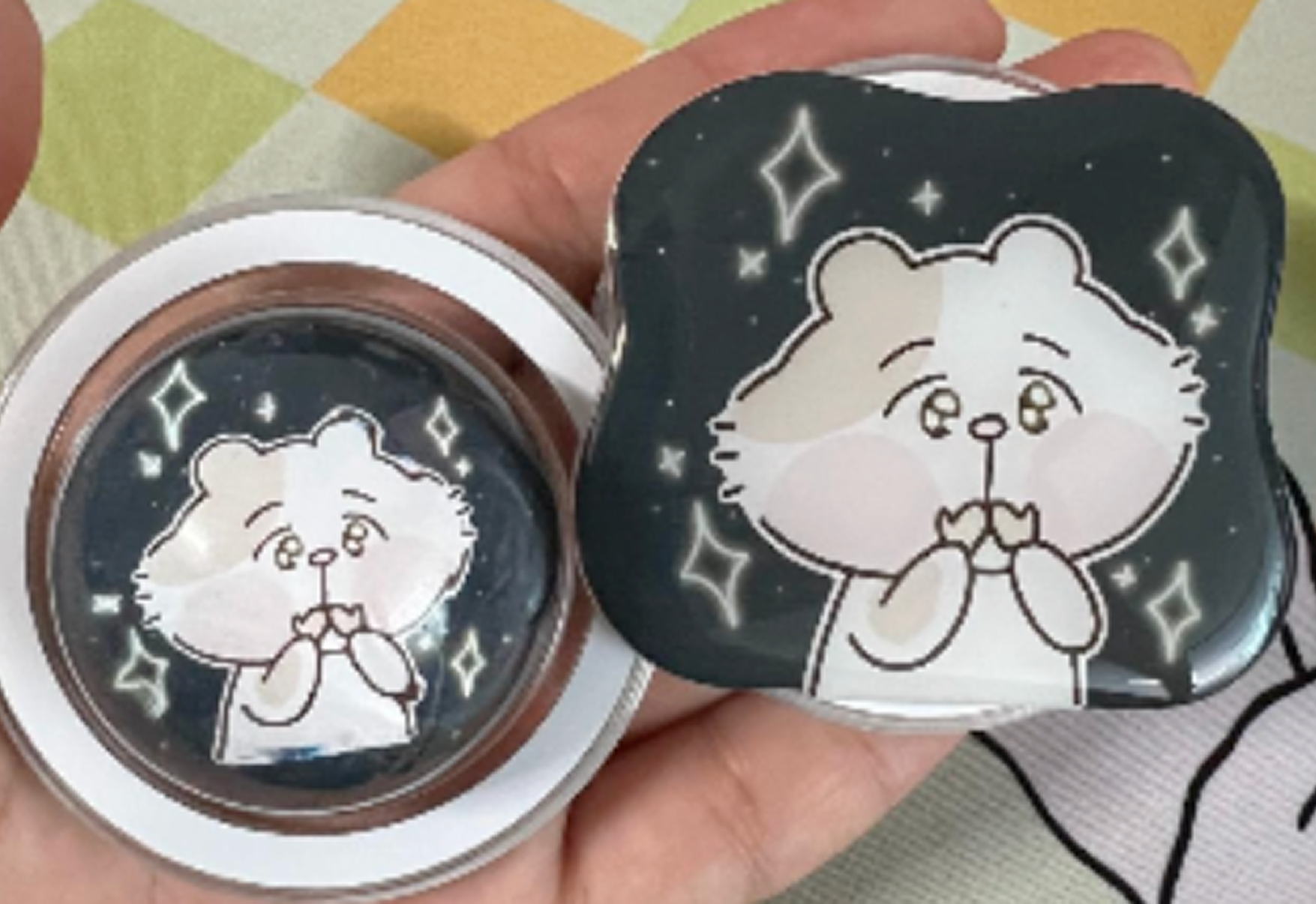 일러스트 활용 굿즈 그립톡