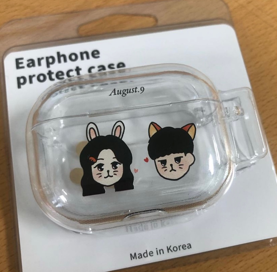 일러스트 활용 굿즈 에어팟 케이스-3